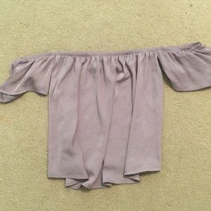 American Eagle off the shoulder shirt!!